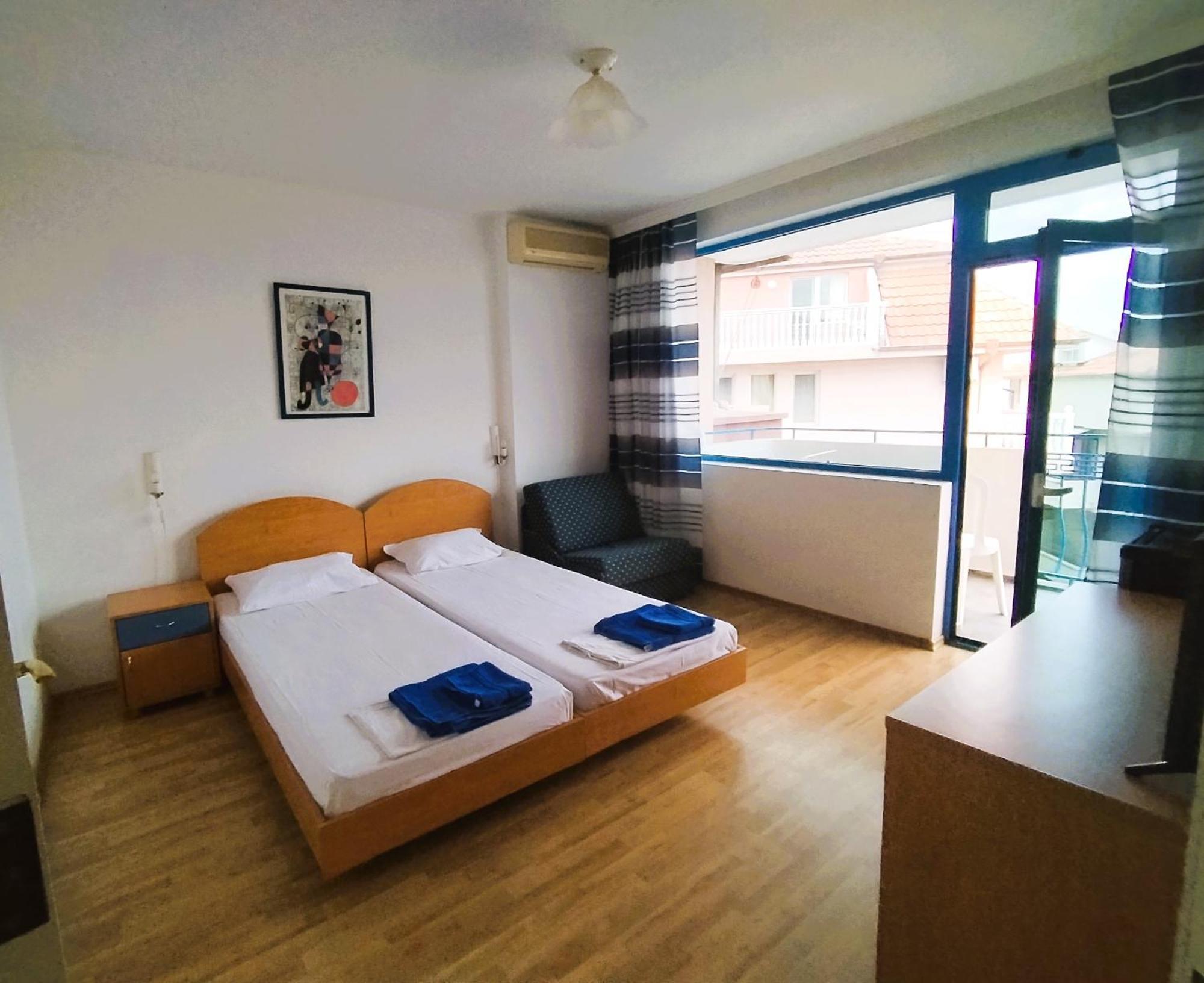 Lira Sto Apartments Pomorie Luaran gambar