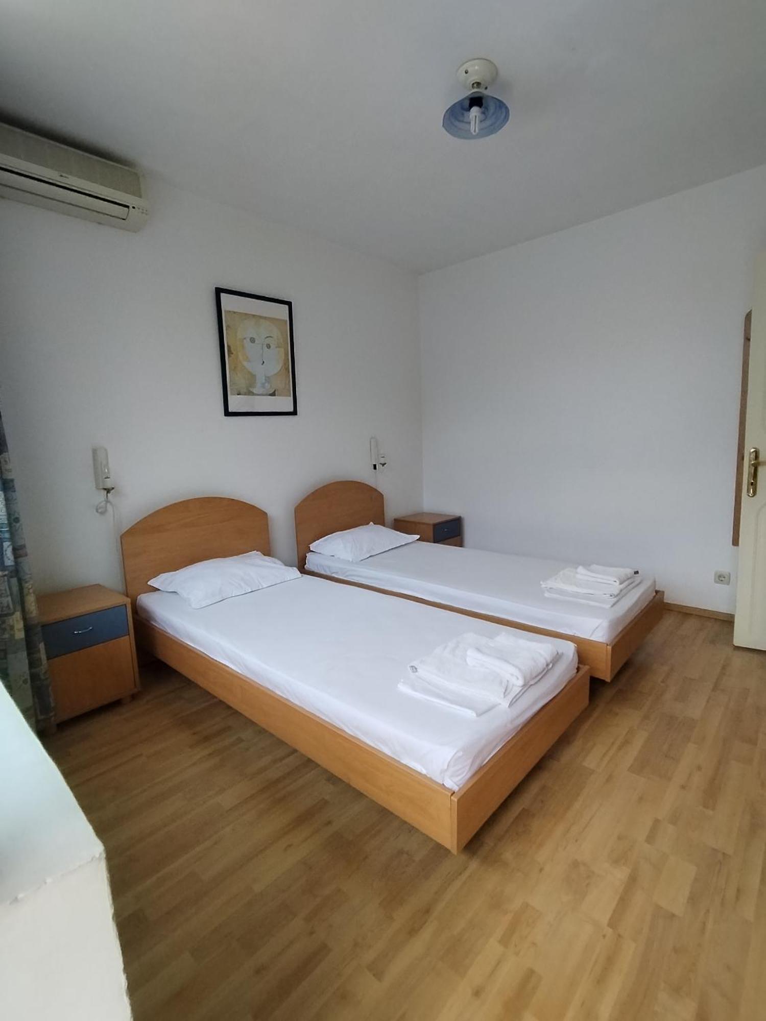 Lira Sto Apartments Pomorie Luaran gambar