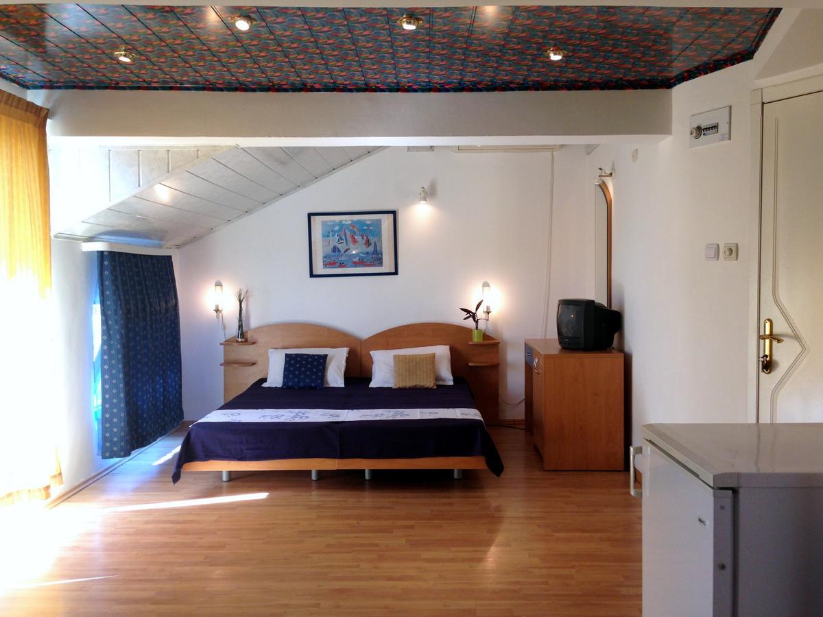Lira Sto Apartments Pomorie Luaran gambar